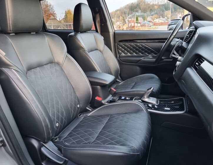 Mitsubishi Outlander 10