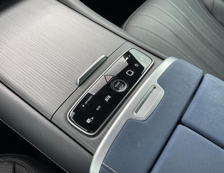 Mercedes-Benz EQS 12