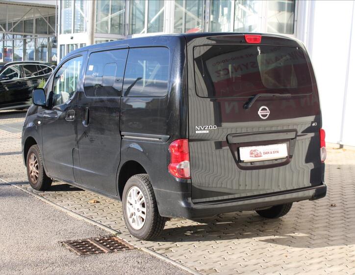Nissan NV200 4