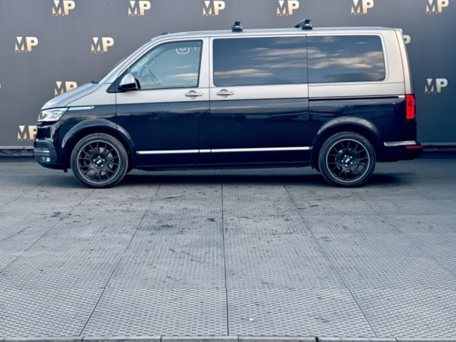 Volkswagen Multivan 8