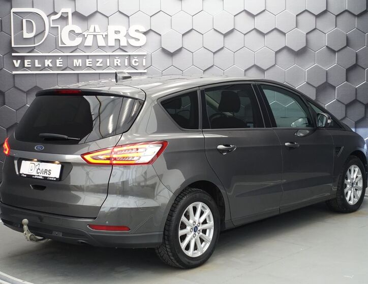 Ford S-MAX 5
