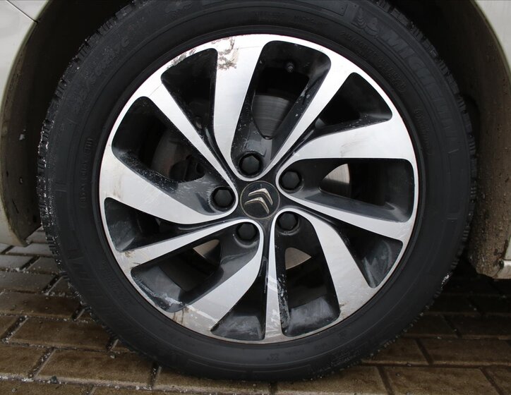 Citroën SpaceTourer MPV 2,0 l 130 kw