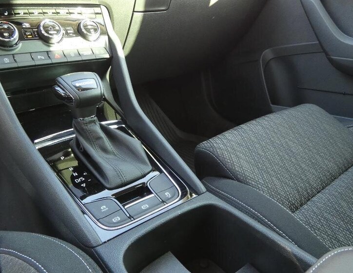 Škoda Karoq SUV / Terénní 1,5 l 110 kw