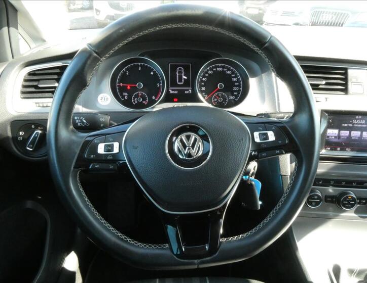Volkswagen Golf 33