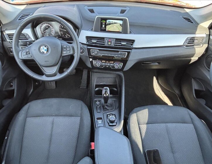 BMW X1 Kombi 1,5 l 100 kw