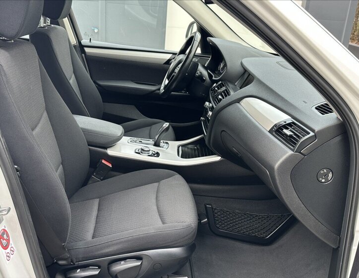 BMW X3 SUV / Terénní 2,0 l 180 kw