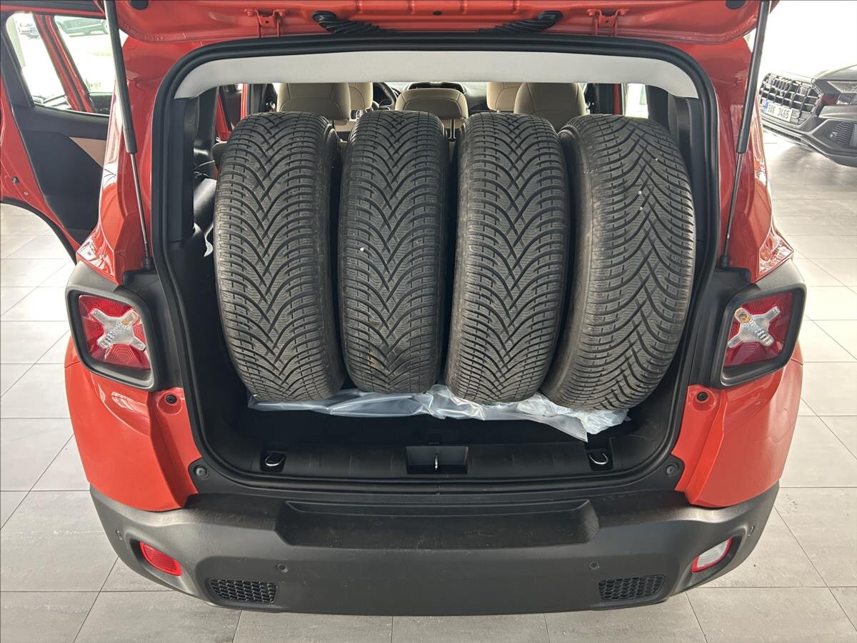 Jeep Renegade SUV / Terénní 2,0 l 103 kw