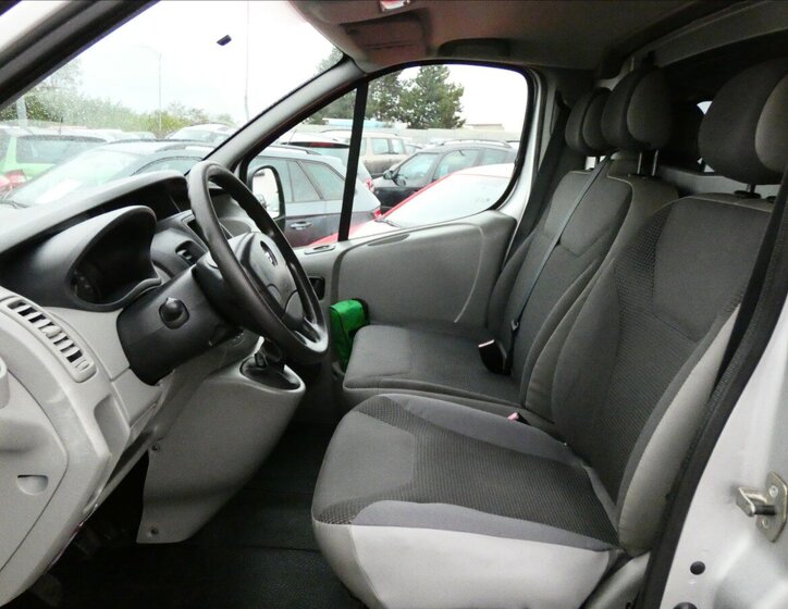 Opel Vivaro Skříň 2,0 l 66 kw