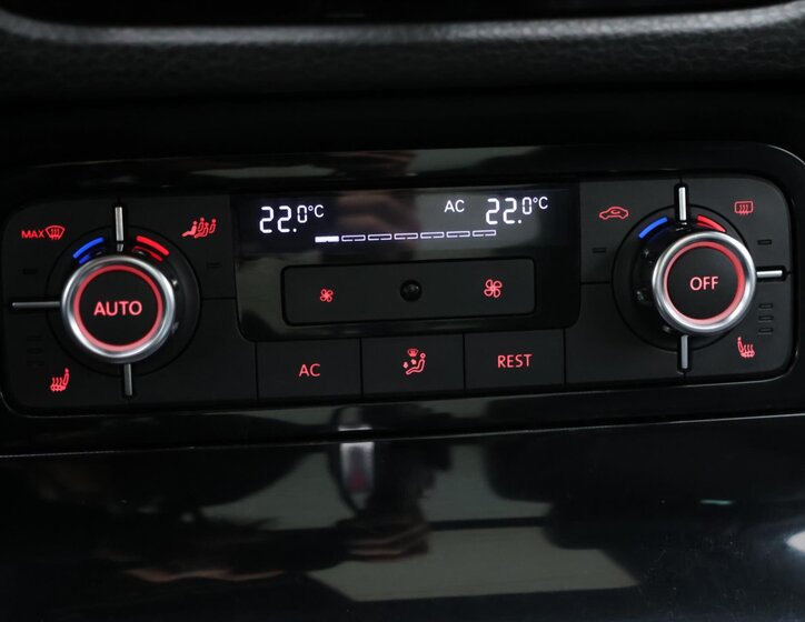 Volkswagen Touareg SUV / Terénní 3,0 l 176 kw