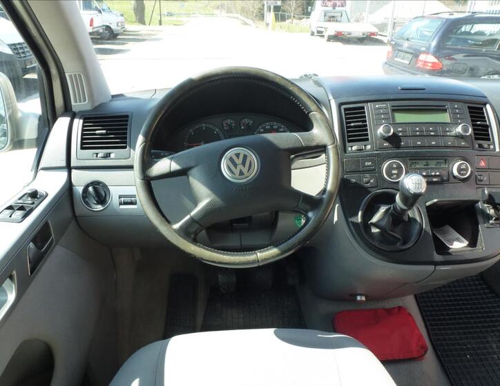 Volkswagen Multivan 29