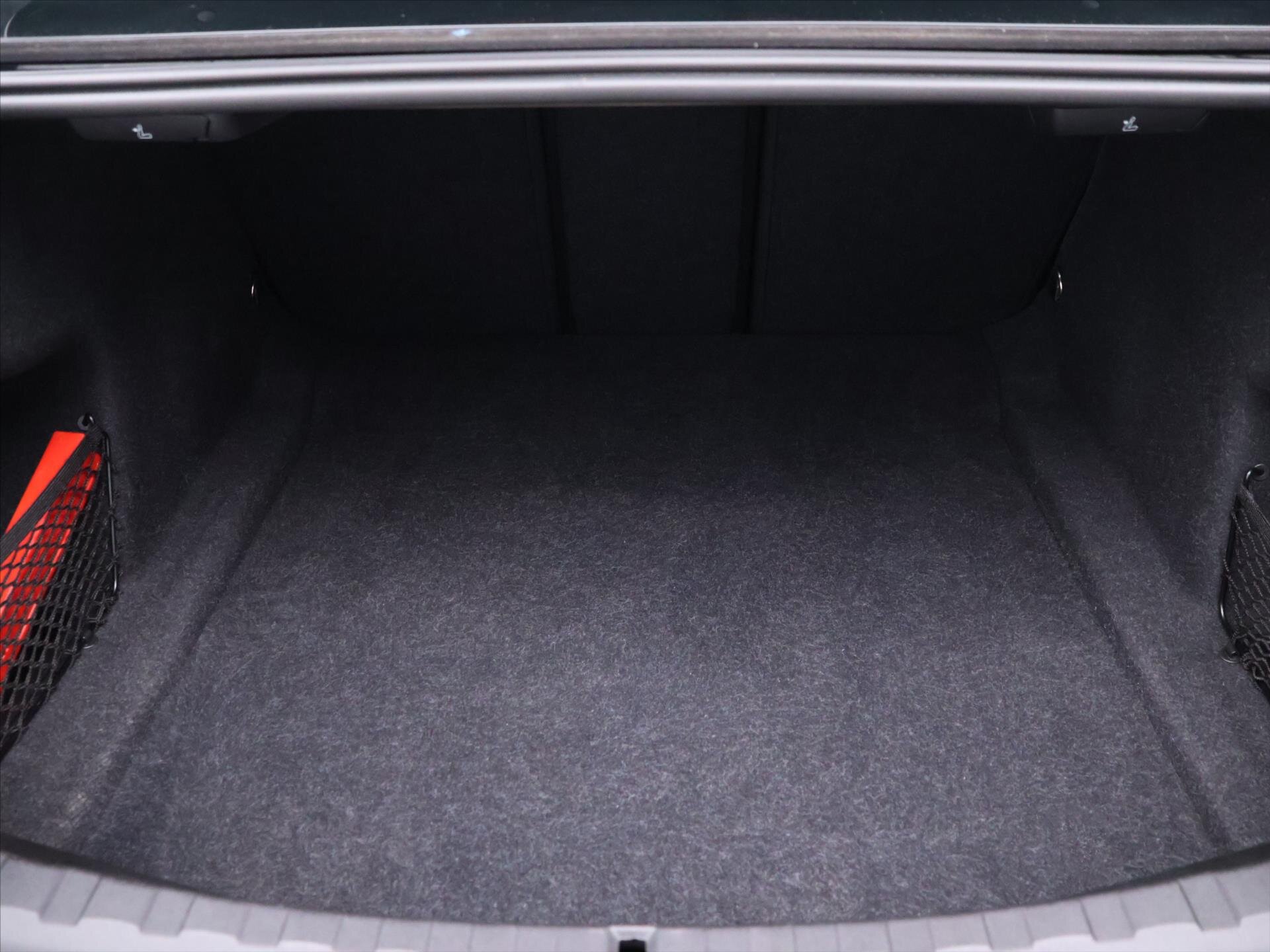 BMW Řada 3 Sedan / Limuzína 2,0 l 140 kw