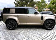 Land Rover Defender SUV 4,4 l 467 kw