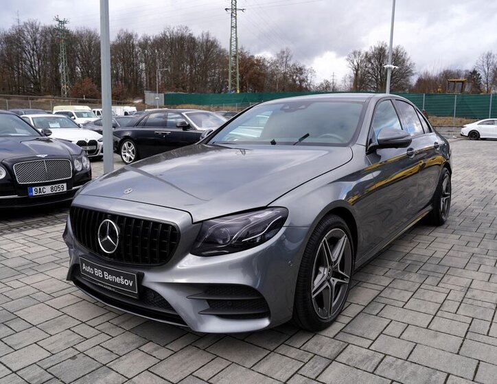 Mercedes-Benz Třídy E Sedan 2,0 l 143 kw