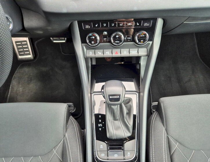 Škoda Karoq SUV / Terénní 1,5 l 110 kw