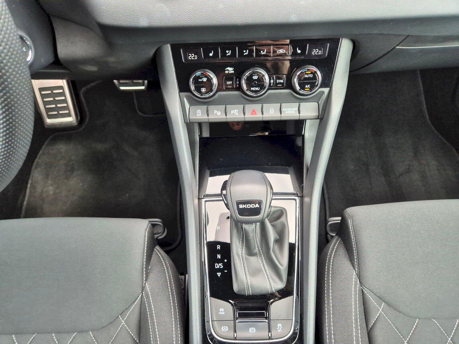 Škoda Karoq SUV / Terénní 1,5 l 110 kw