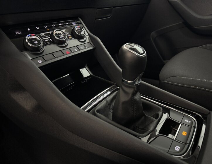 Škoda Karoq SUV 1,5 l 110 kw