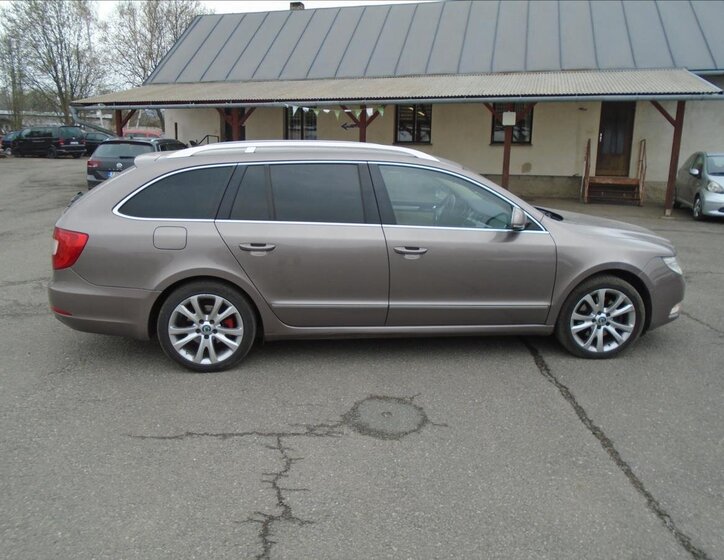 Škoda Superb Kombi 2,0 l 125 kw