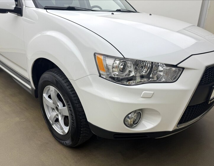 Mitsubishi Outlander SUV / Terénní 2,2 l 115 kw