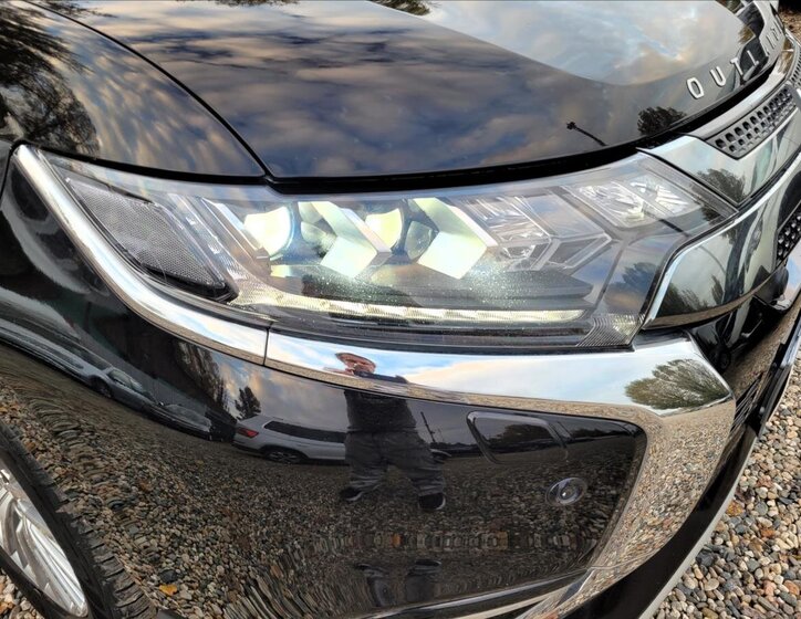 Mitsubishi Outlander SUV 2,4 l 165 kw