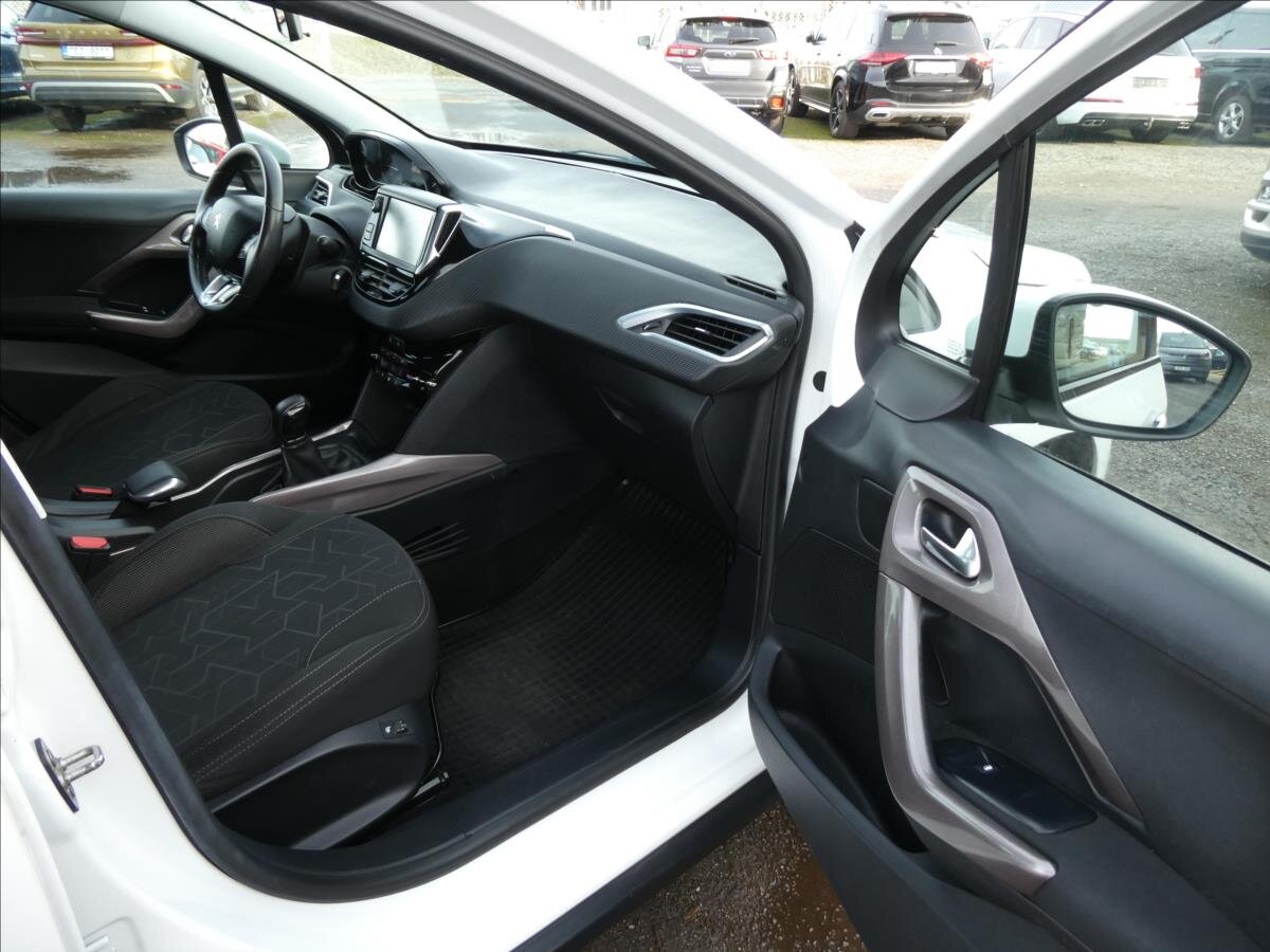 Peugeot 2008 SUV 1,2 l 60 kw