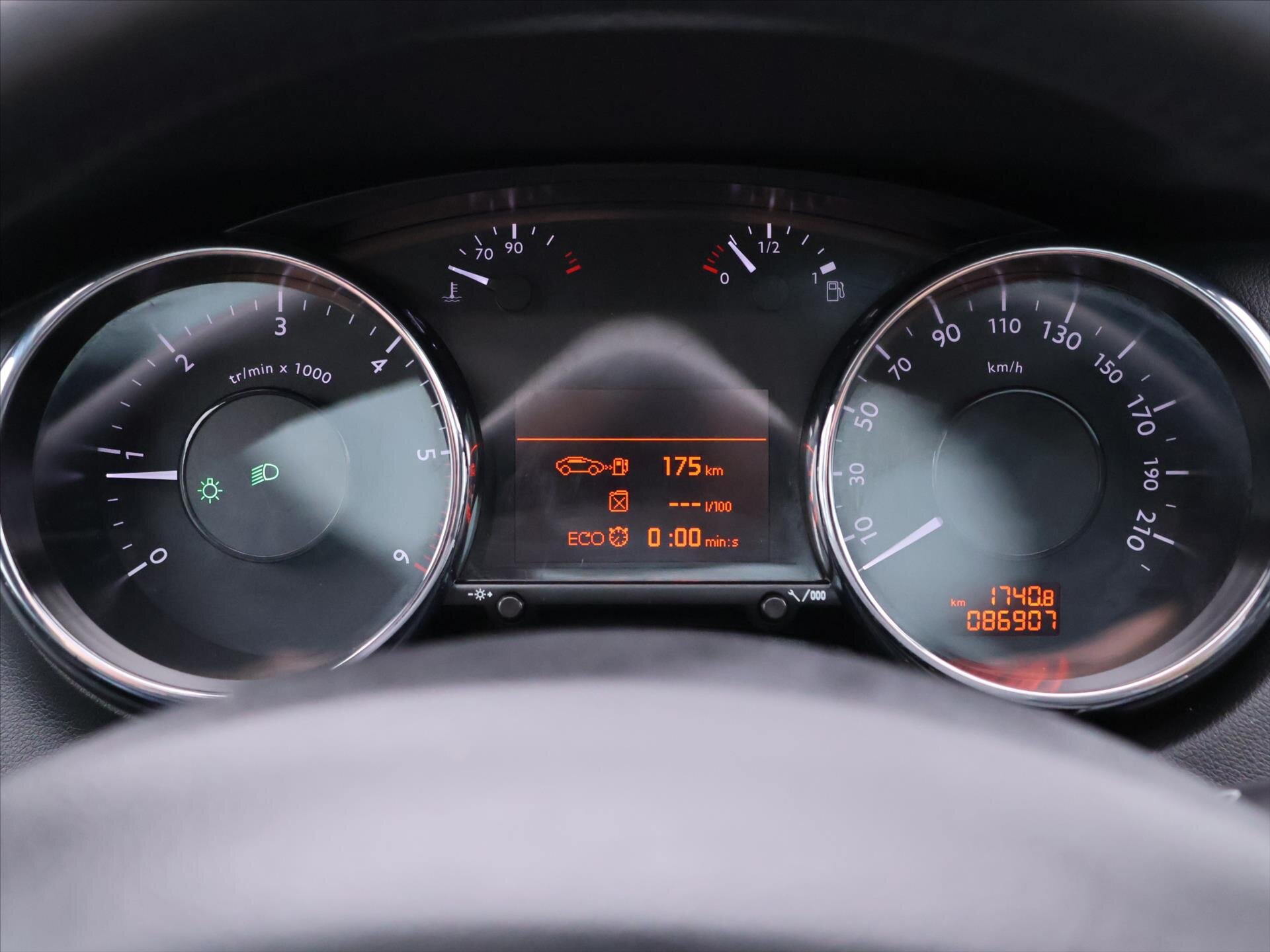 Peugeot 5008 MPV 1,6 l 88 kw