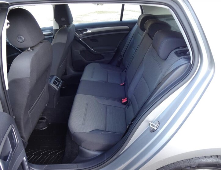 Volkswagen Golf Kombi 1,2 l 77 kw