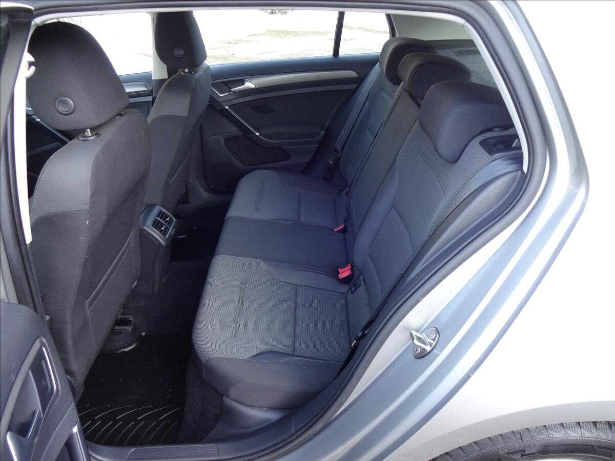 Volkswagen Golf Kombi 1,2 l 77 kw