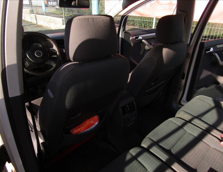 Volkswagen Touran 25