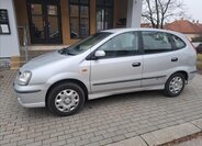 Nissan Almera Tino 5