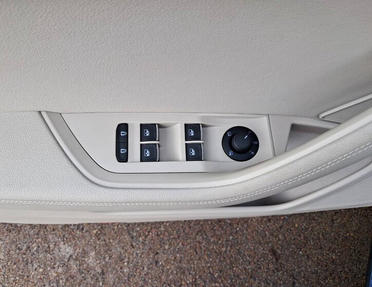 Škoda Superb Liftback 1,4 l 115 kw