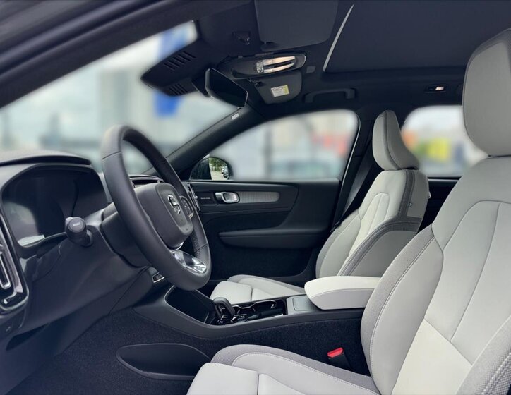 Volvo EX40 SUV 0,0 185 kw