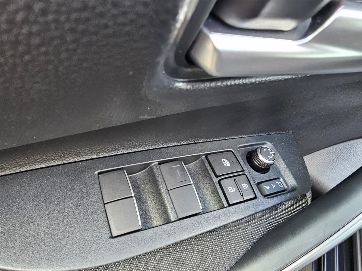 Toyota Corolla Sedan 1,5 l 92 kw