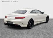 Mercedes-Benz Třídy S Kupé 4,0 l 450 kw