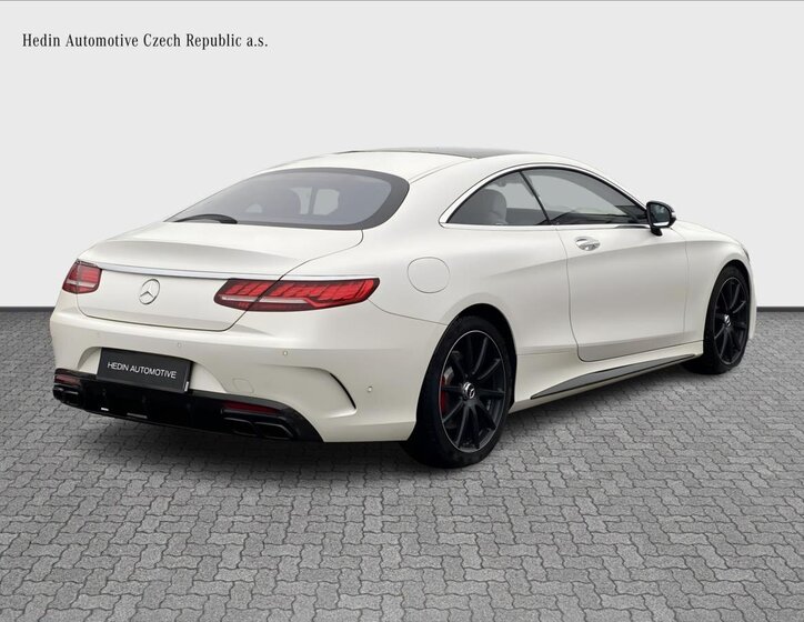 Mercedes-Benz Třídy S Kupé 4,0 l 450 kw
