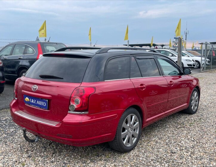 Toyota Avensis Kombi 2,0 l 93 kw