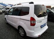 Ford Tourneo Courier 6
