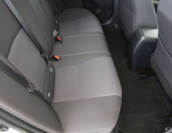 Toyota Avensis Kombi 2,0 l 105 kw