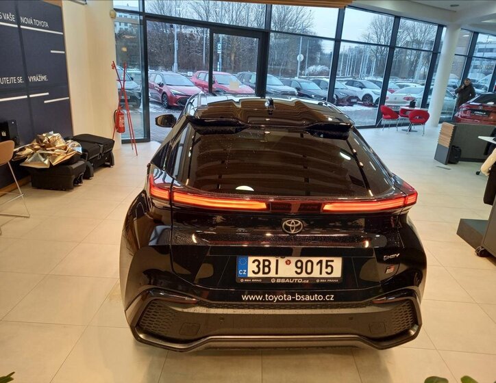 Toyota C-HR Hatchback 2,0 l 112 kw