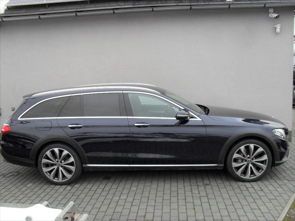 Mercedes-Benz Třídy E Kombi 3,0 l 190 kw