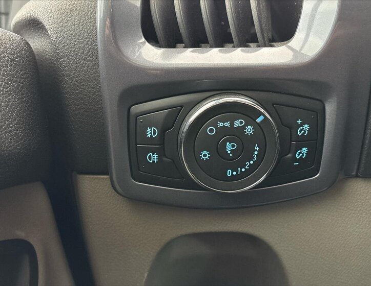 Ford Tourneo Custom Kombi 2,0 l 125 kw