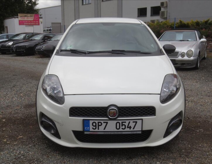 Fiat Grande Punto Hatchback 1,4 l 139 kw