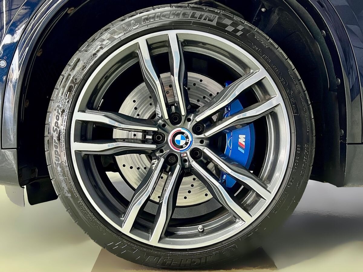 BMW X5 SUV / Terénní 4,4 l 423 kw