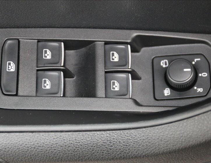 Škoda Karoq Kombi 1,6 l 85 kw