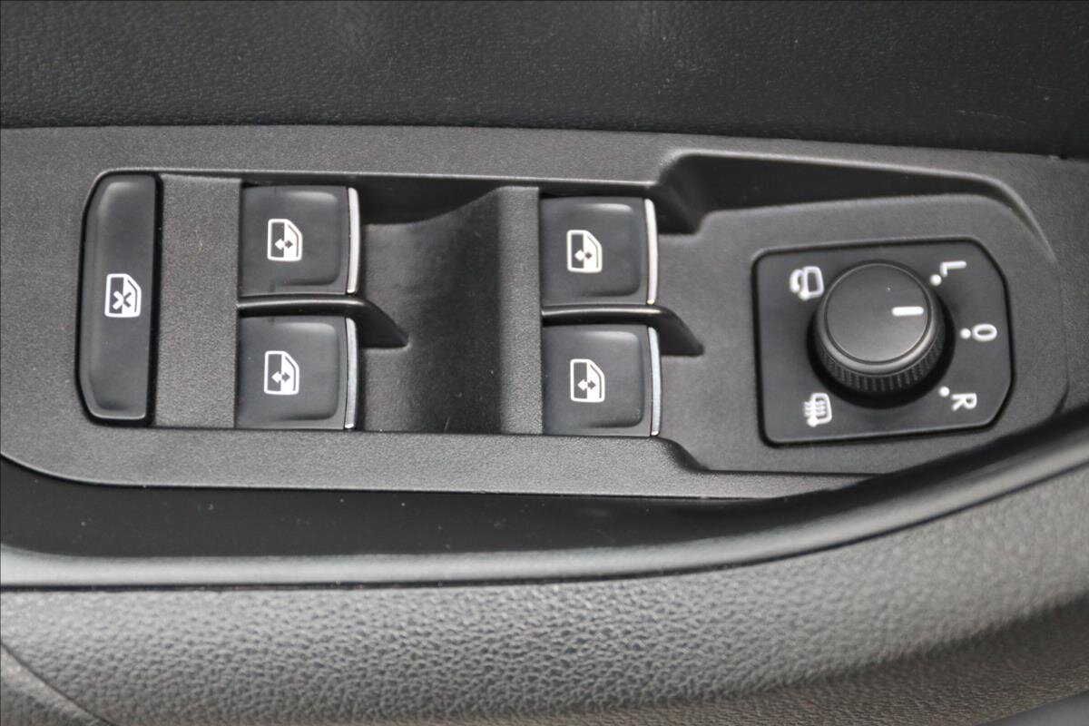 Škoda Karoq Kombi 1,6 l 85 kw