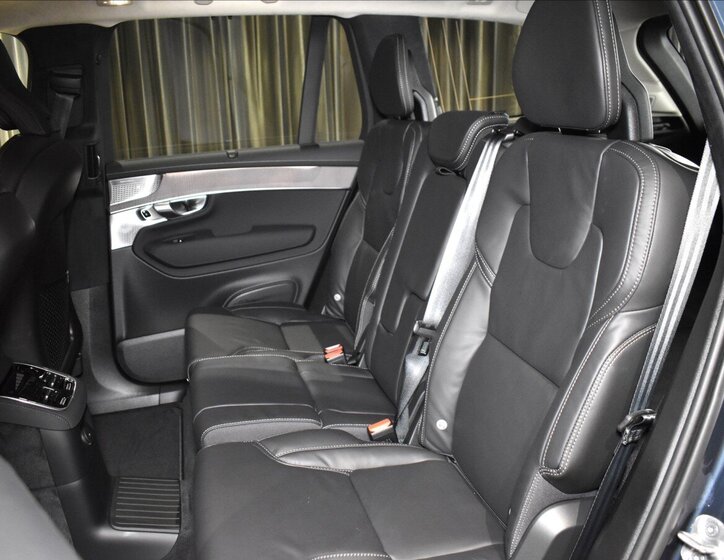 Volvo XC90 SUV / Terénní 2,0 l 335 kw