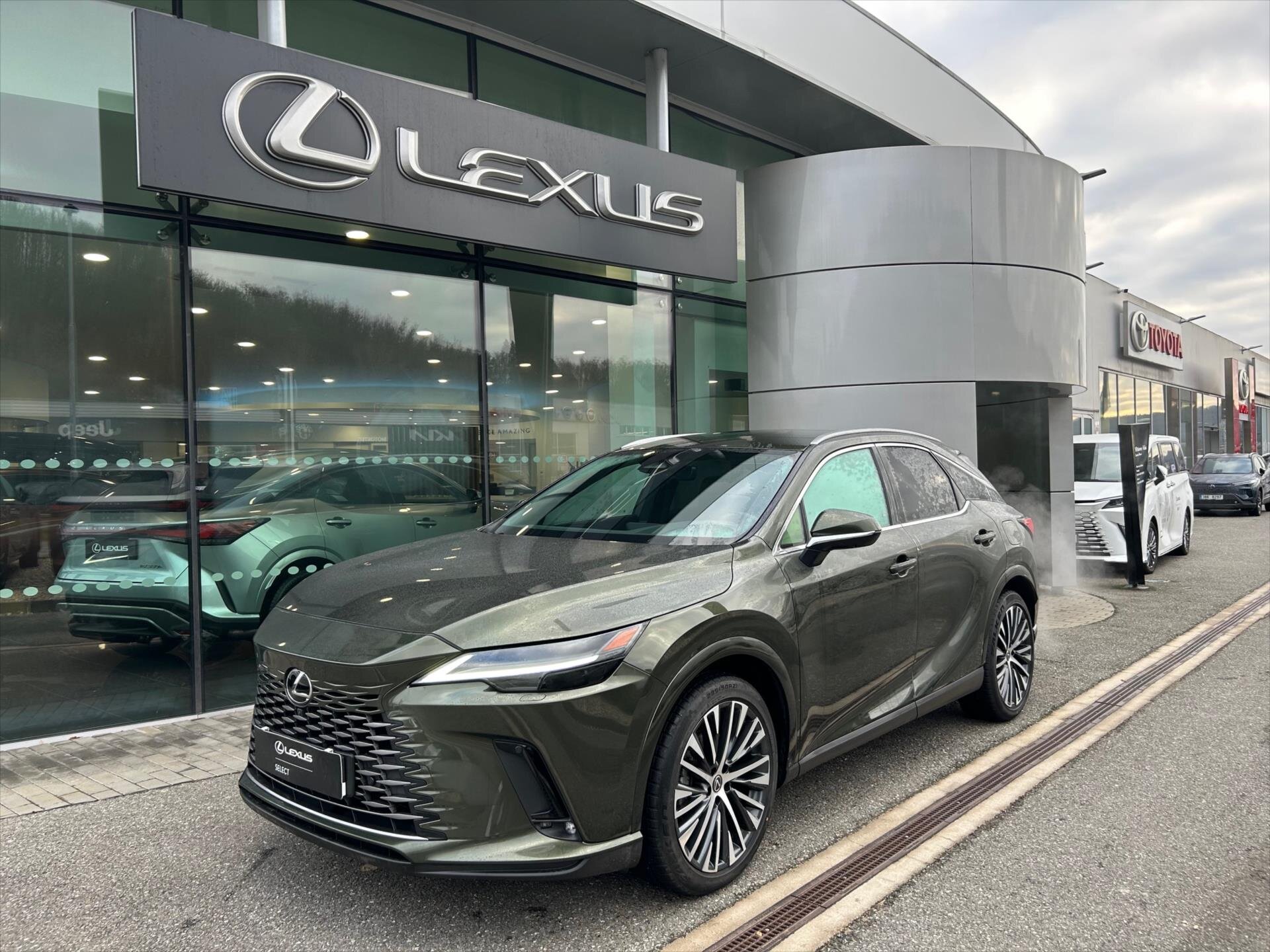 Lexus RX 350h SUV / Terénní 2,5 l 179 kw