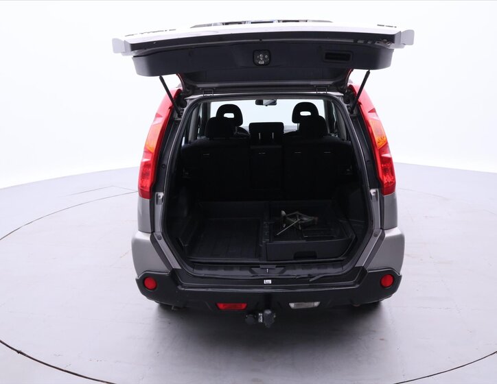 Nissan X-Trail SUV / Terénní 2,0 l 110 kw