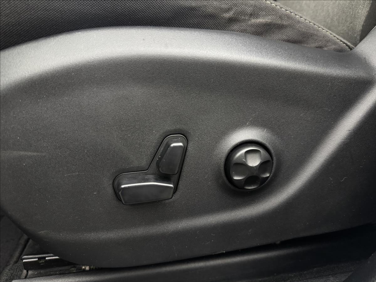 Jeep Cherokee SUV 2,0 l 103 kw