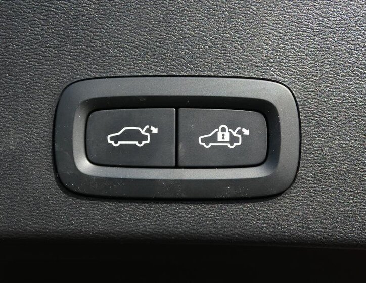 Volvo XC40 SUV / Terénní 1,5 l 95 kw