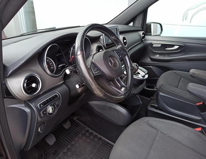 Mercedes-Benz Třídy V 12